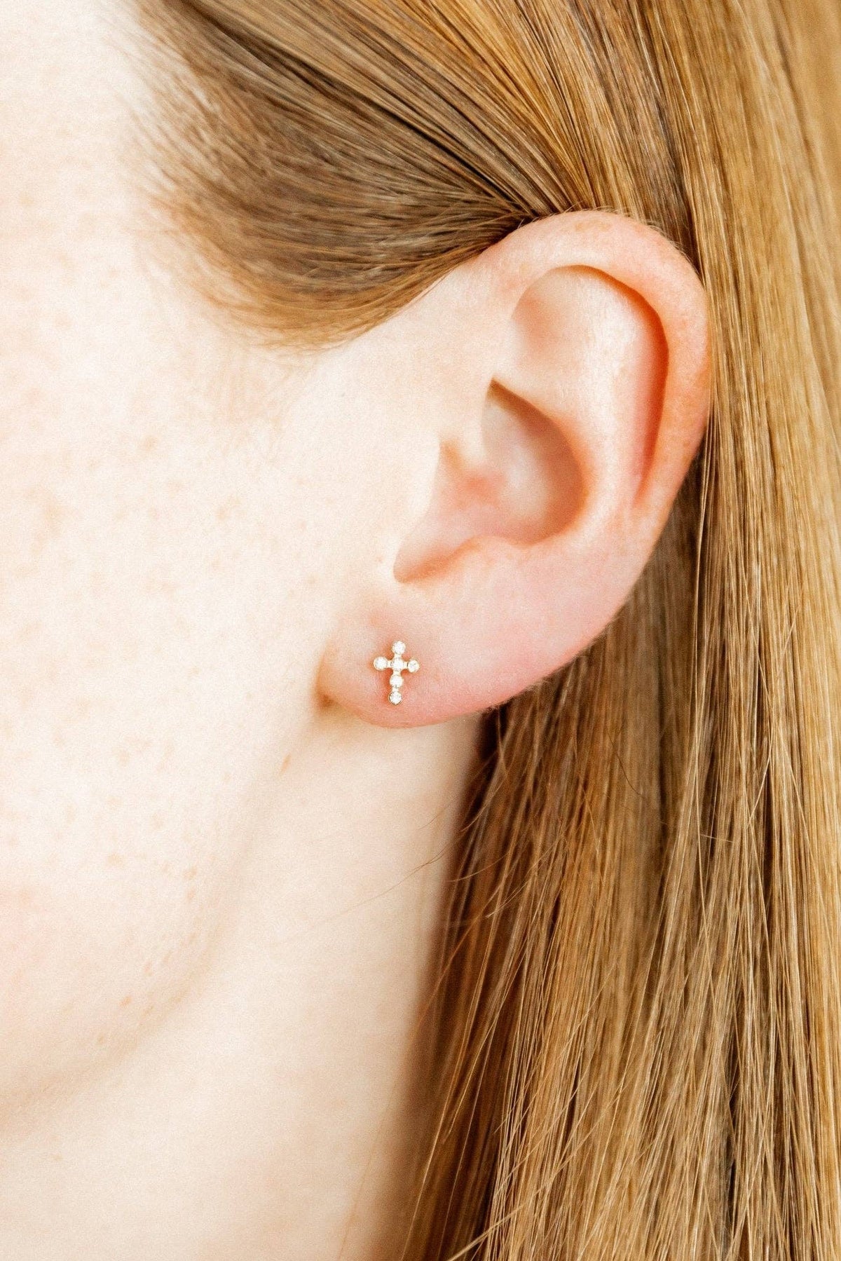 LINNY CO | Screwback Stud Earrings - Clara Cross Gold Sparkle