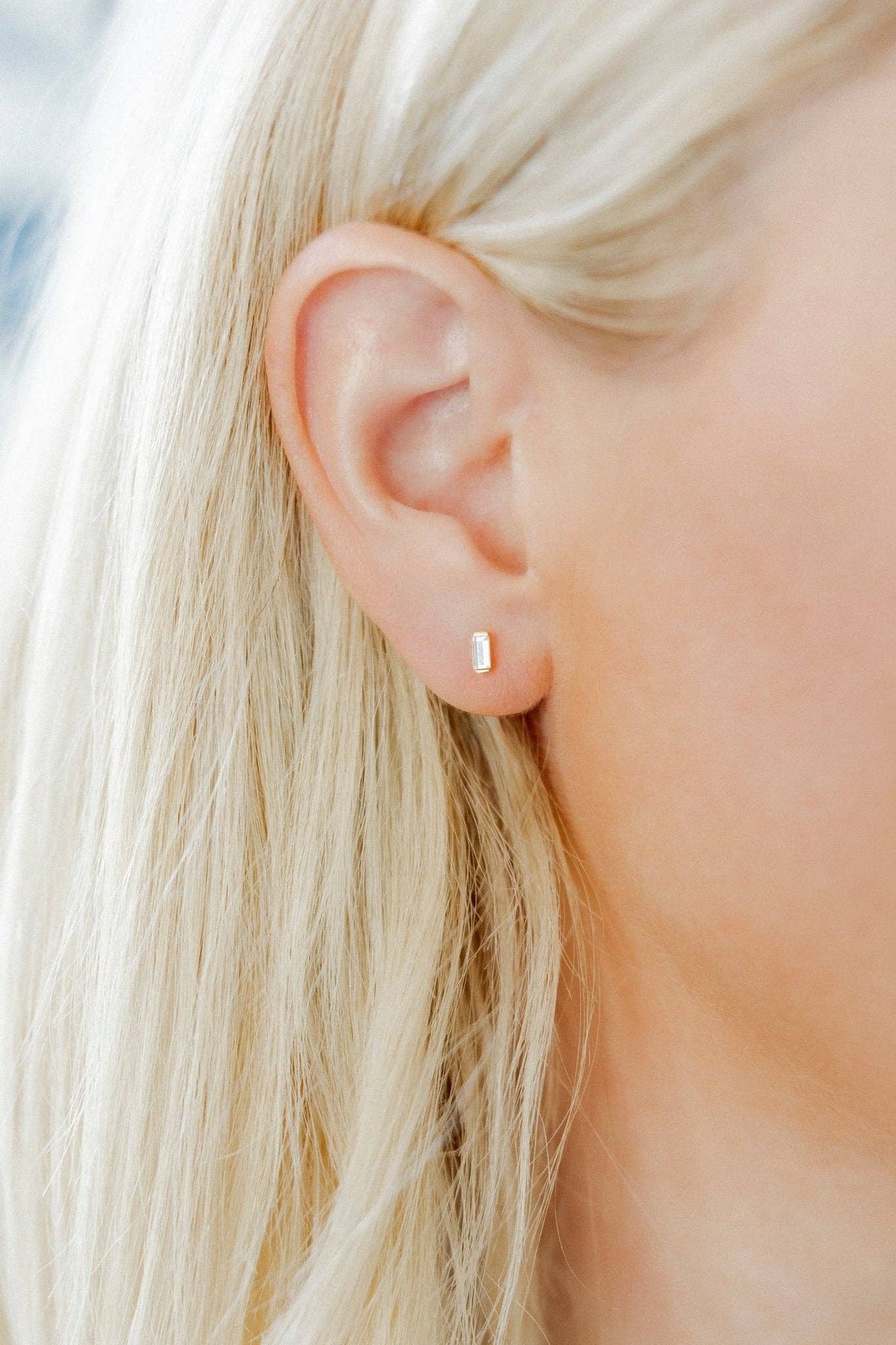 LINNY CO | Screwback Stud Earrings - Amber