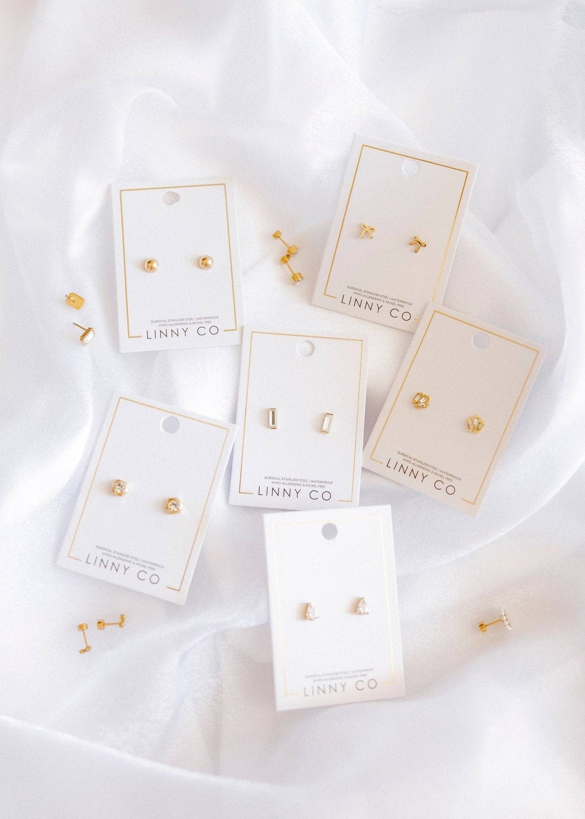 LINNY CO | Screwback Stud Earrings - Paige Pear Gold