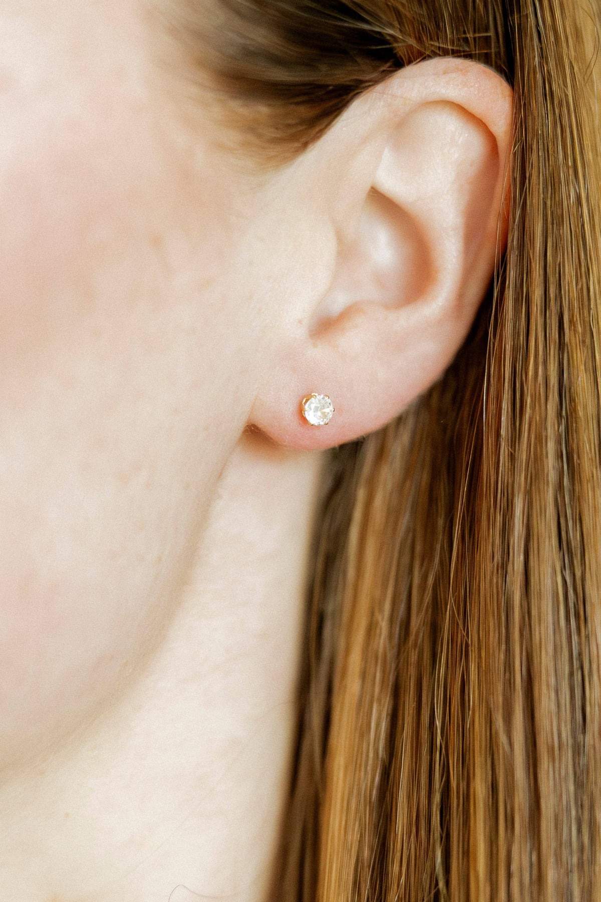 LINNY CO | Screwback Stud Earrings - Helen Gold