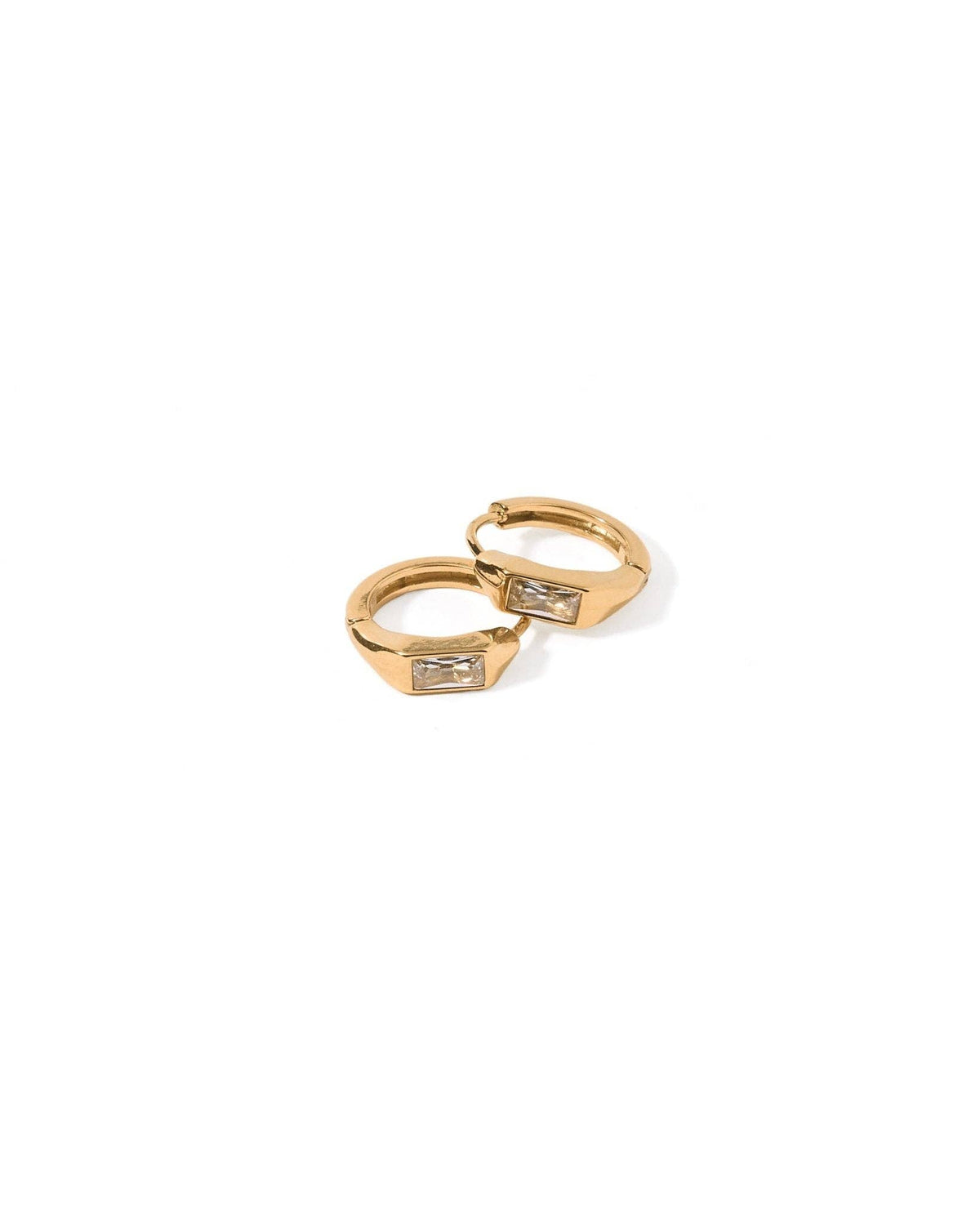 LINNY CO | Huggie Earrings - Lottie Gold