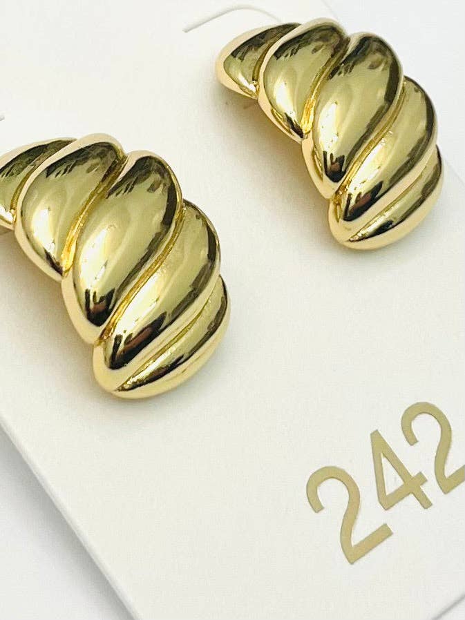 Two Forty Two | CHIC | Wave Stud - Gold