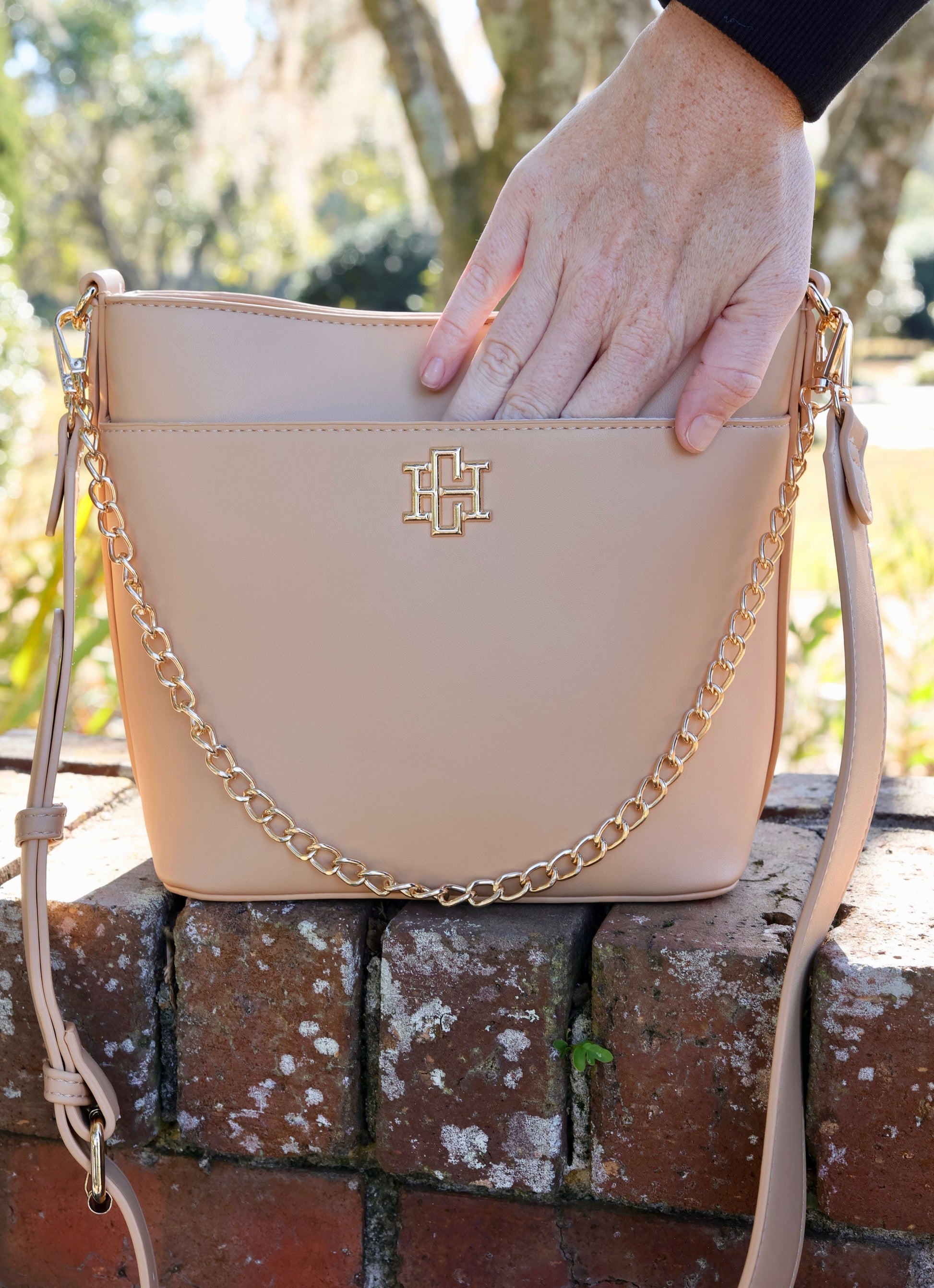 Caroline Hill | Brielle Bucket Bag - Tan