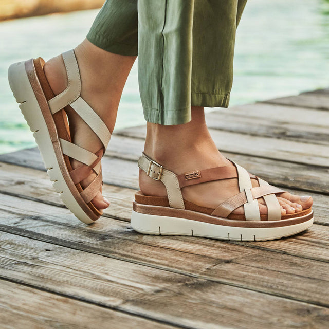 Pikolinos | Palma Sandal with Buckle - Marfil