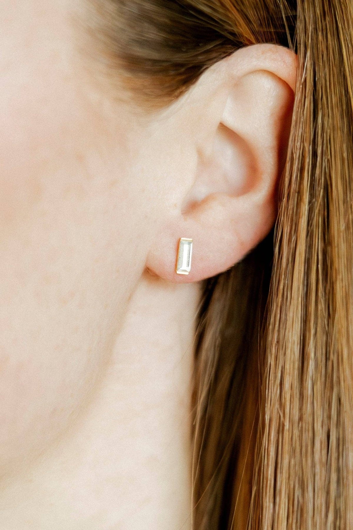 LINNY CO | Screwback Stud Earrings - Amber