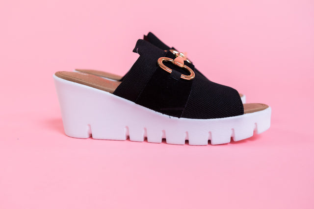 Bernie Mev | Venti Buckle Black