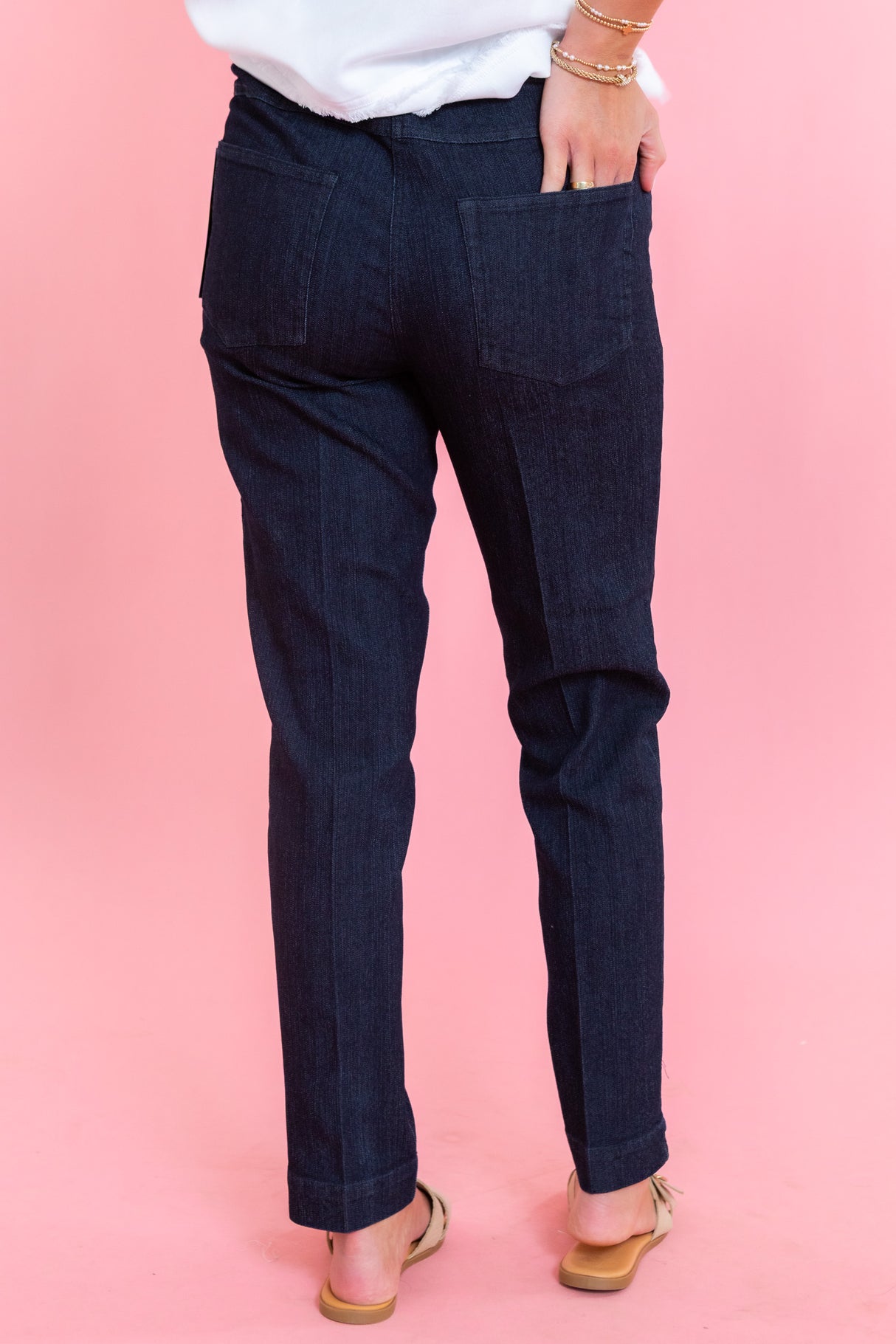 Pull-On Ankle Jeans with Back Pockets