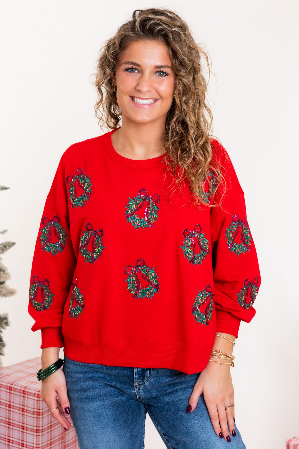 Mary Square | Millie Sweatshirt | Berry Wreaths