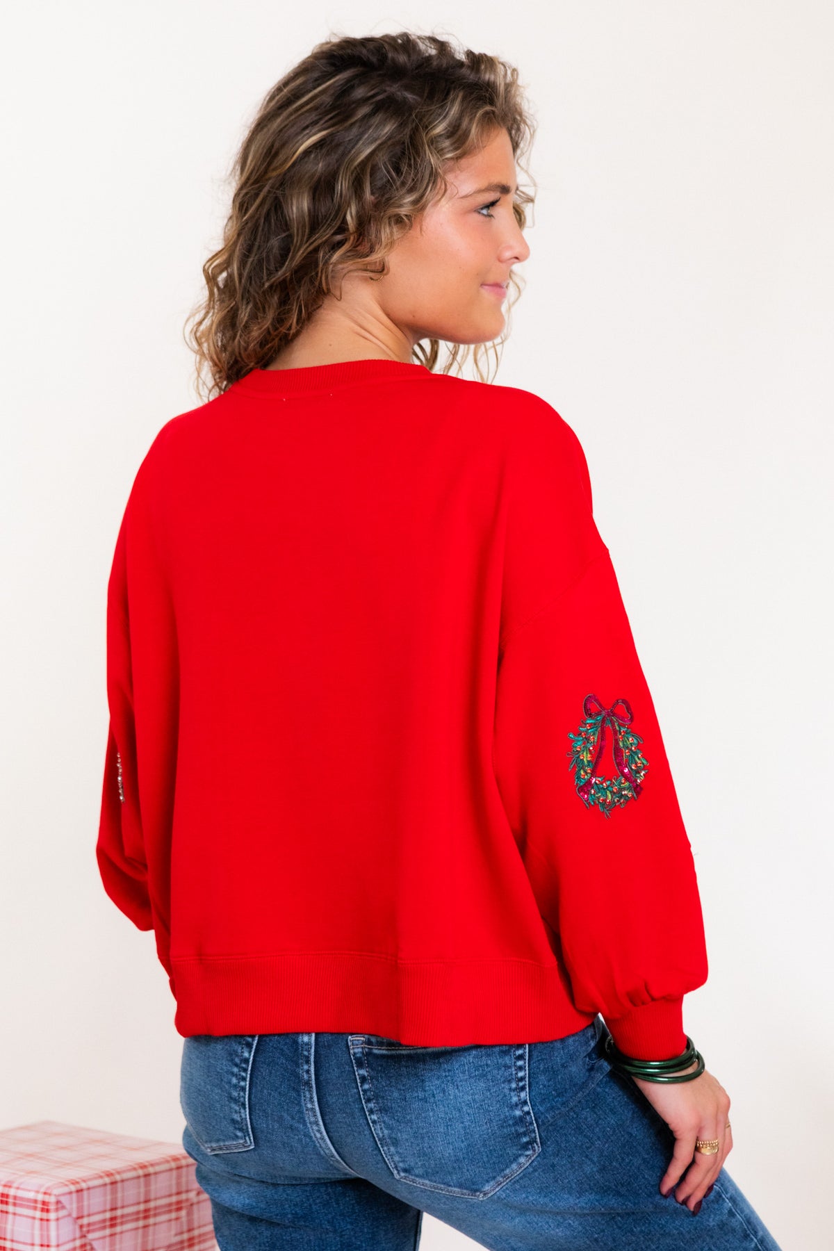 Mary Square | Millie Sweatshirt | Berry Wreaths