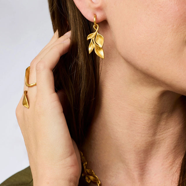 Julie Vos | Willow Hoop & Charm Earring