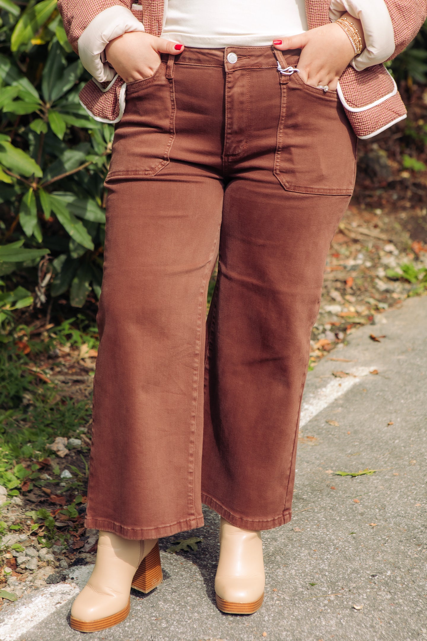 Judy Blue | Mid Rise Wide Crop Utility Jeans