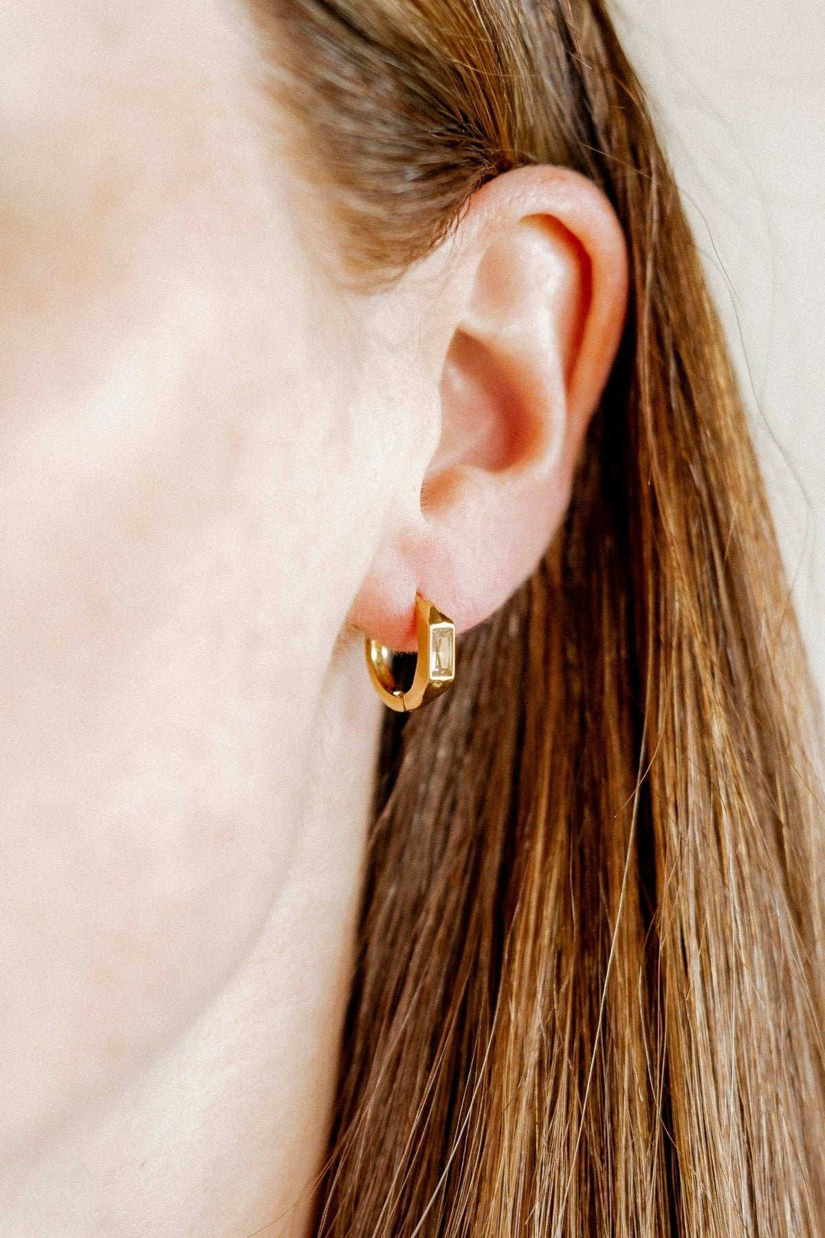 LINNY CO | Huggie Earrings - Lottie Gold