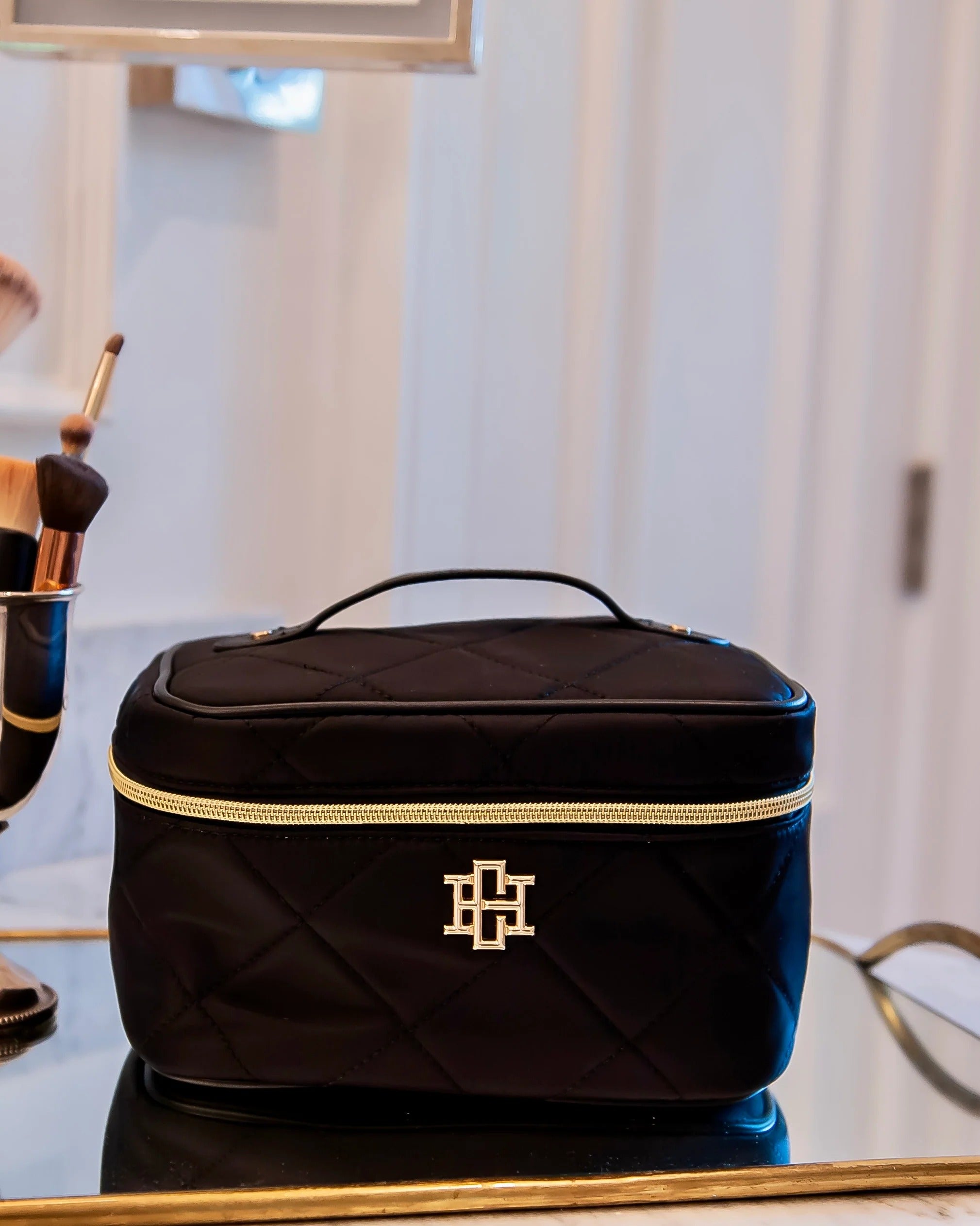 Caroline Hill | Hampton Train Case- Black Nylon