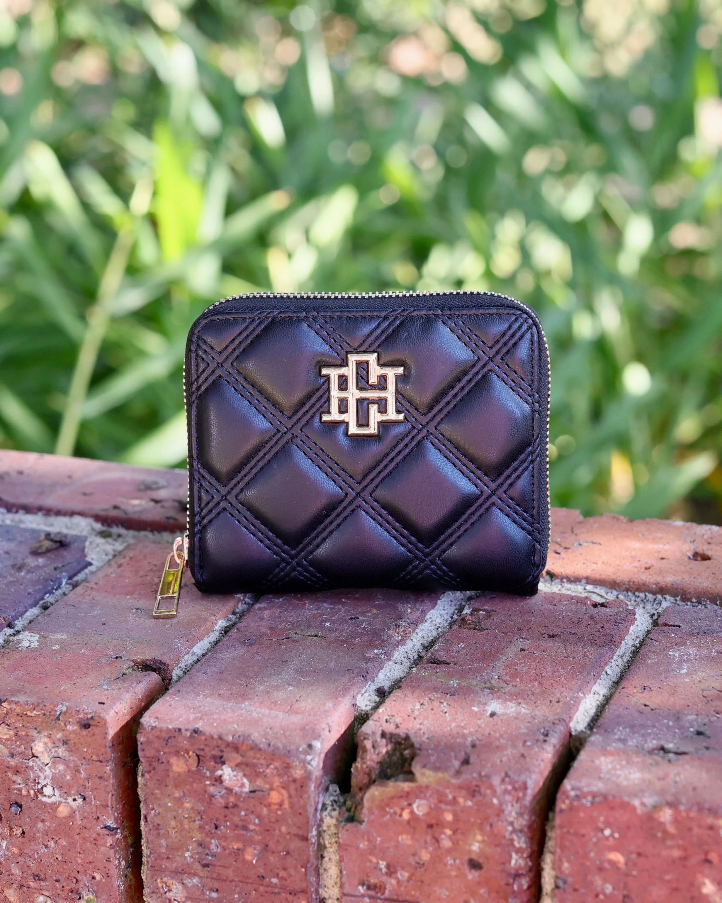 Caroline Hill | Blakely Wallet- Black DQ