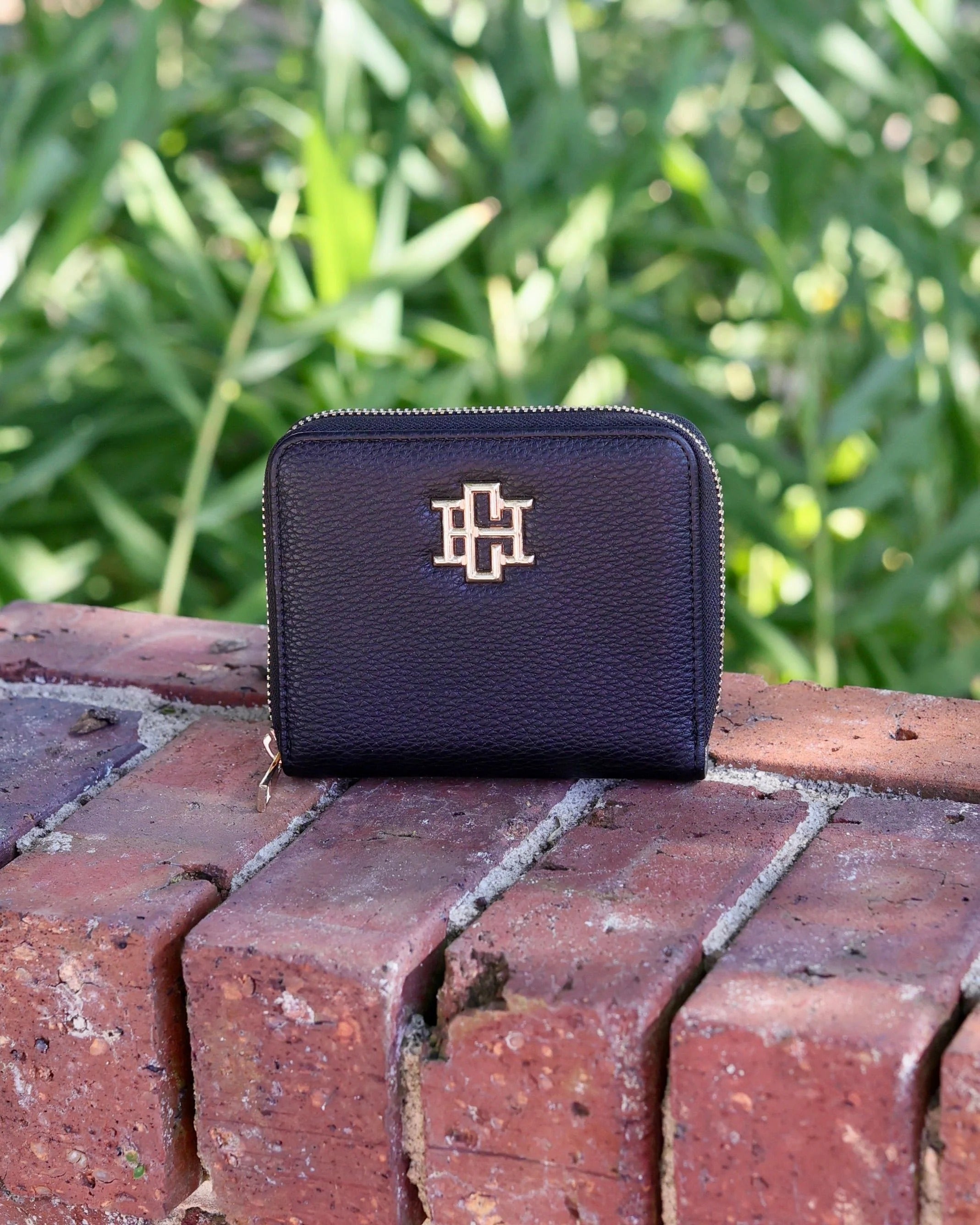 Caroline Hill | Blakely Wallet- Black