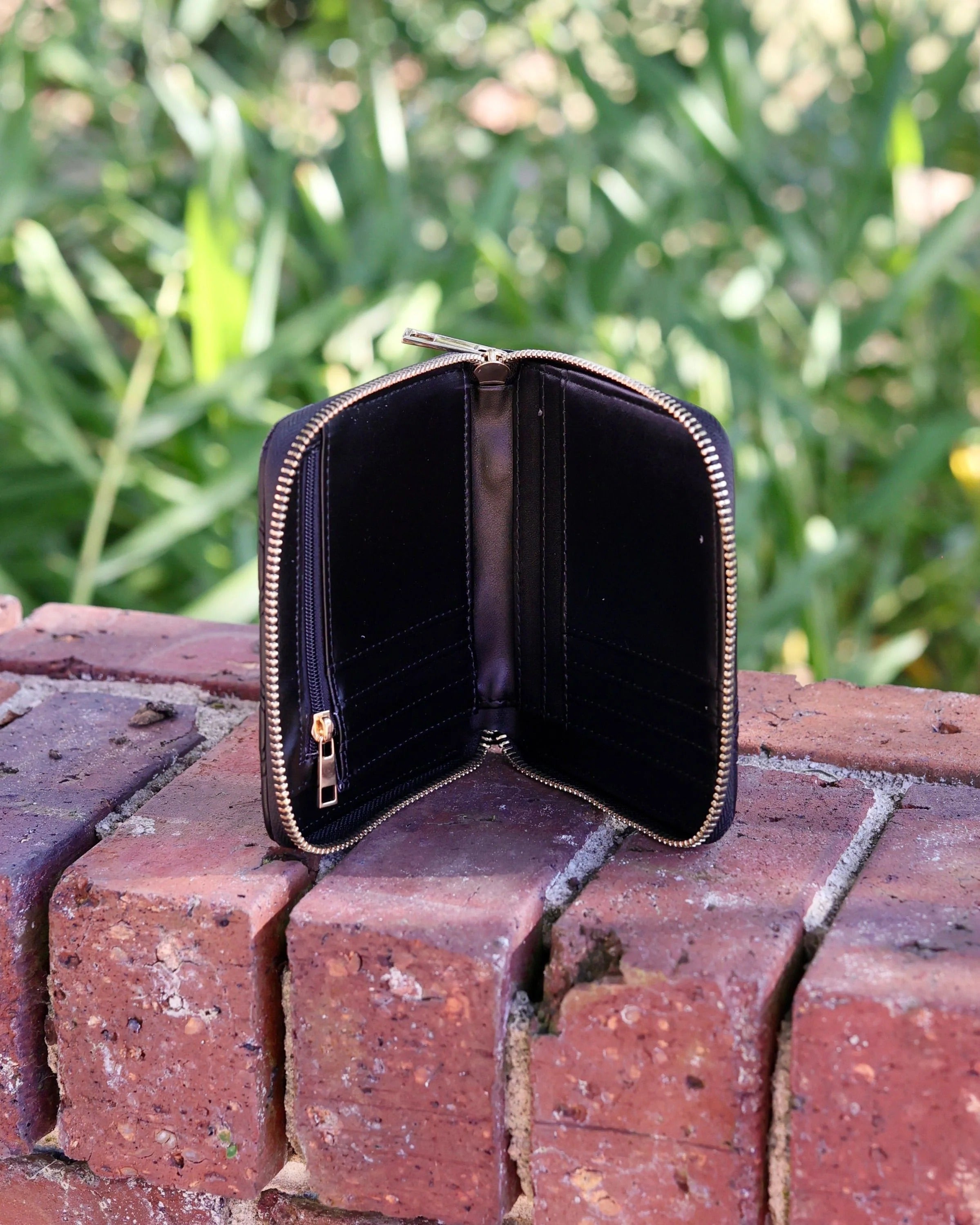 Caroline Hill | Blakely Wallet- Black DQ