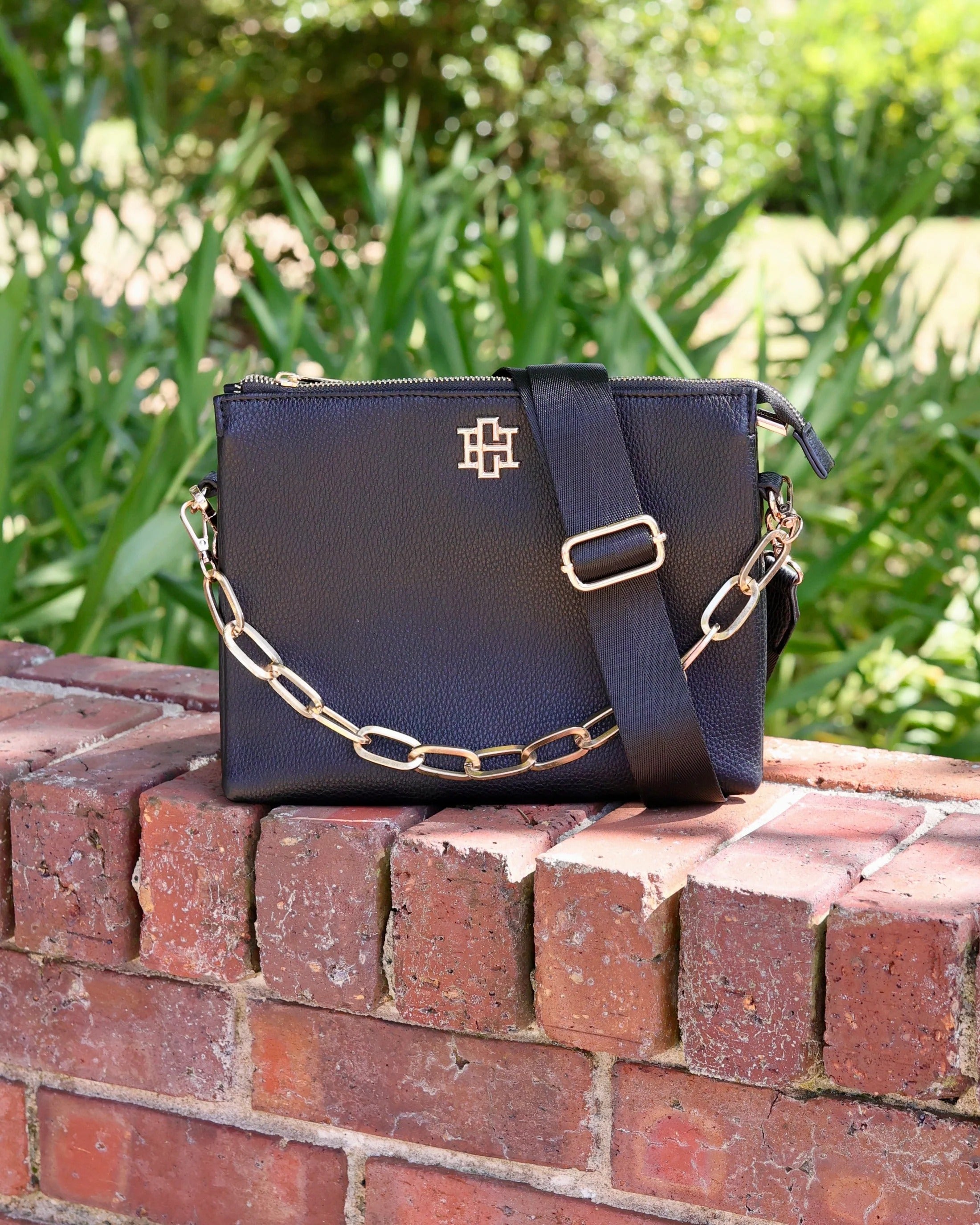 Caroline Hill | Ariana Crossbody- Black