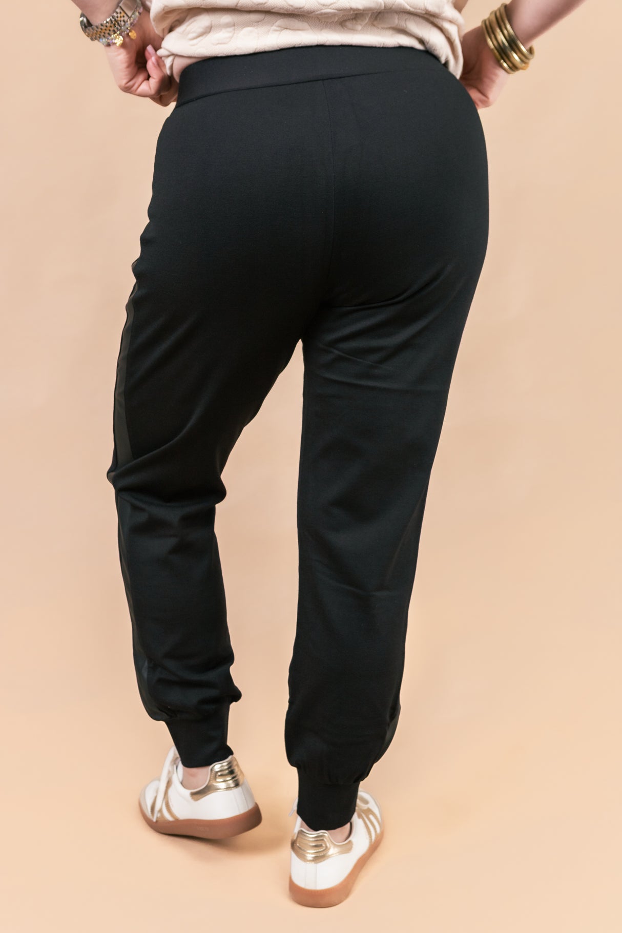 Emily McCarthy | Downtown Jogger
