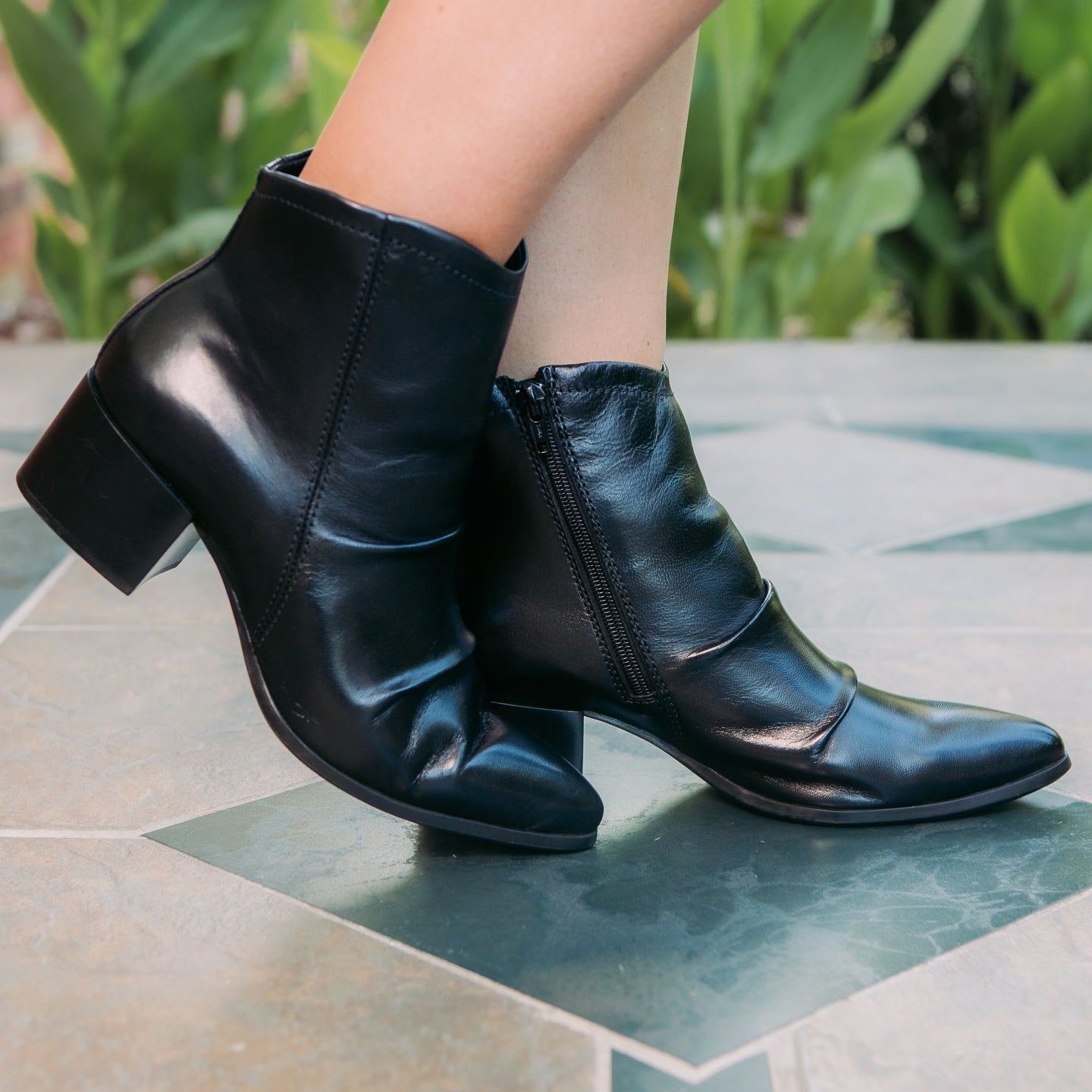 Chocolat Blu | Lian in Black Leather