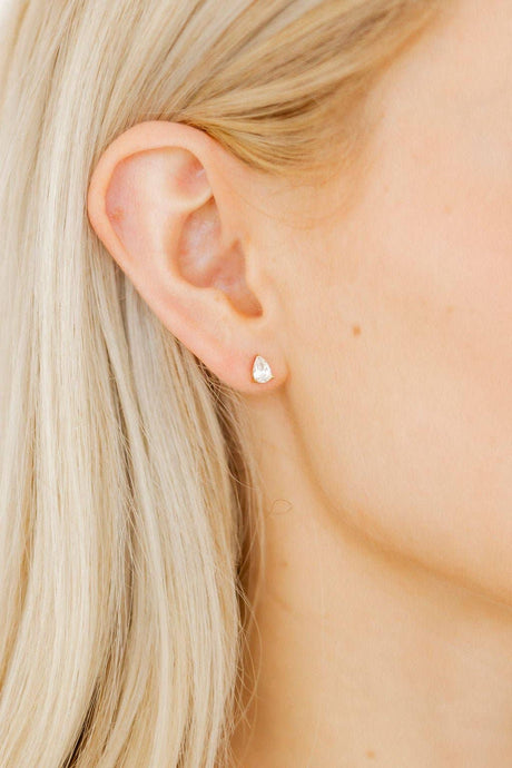 LINNY CO | Screwback Stud Earrings - Paige Pear Gold