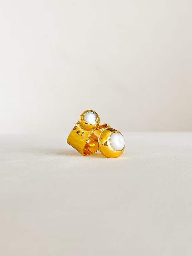 Easton Elle | Curl Pearl Ring