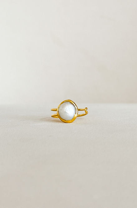 Easton Elle | Single Pearl Ring