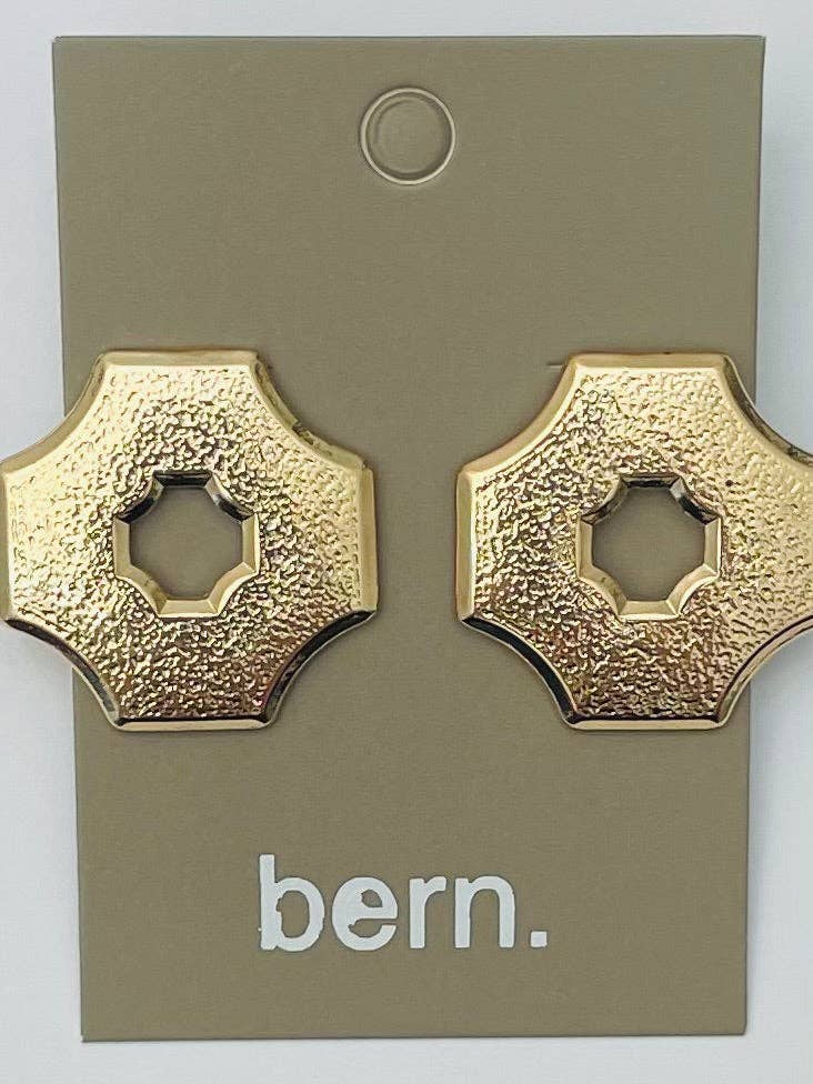 Two Forty Two | CHIC | Quatrefoil Stud - Gold