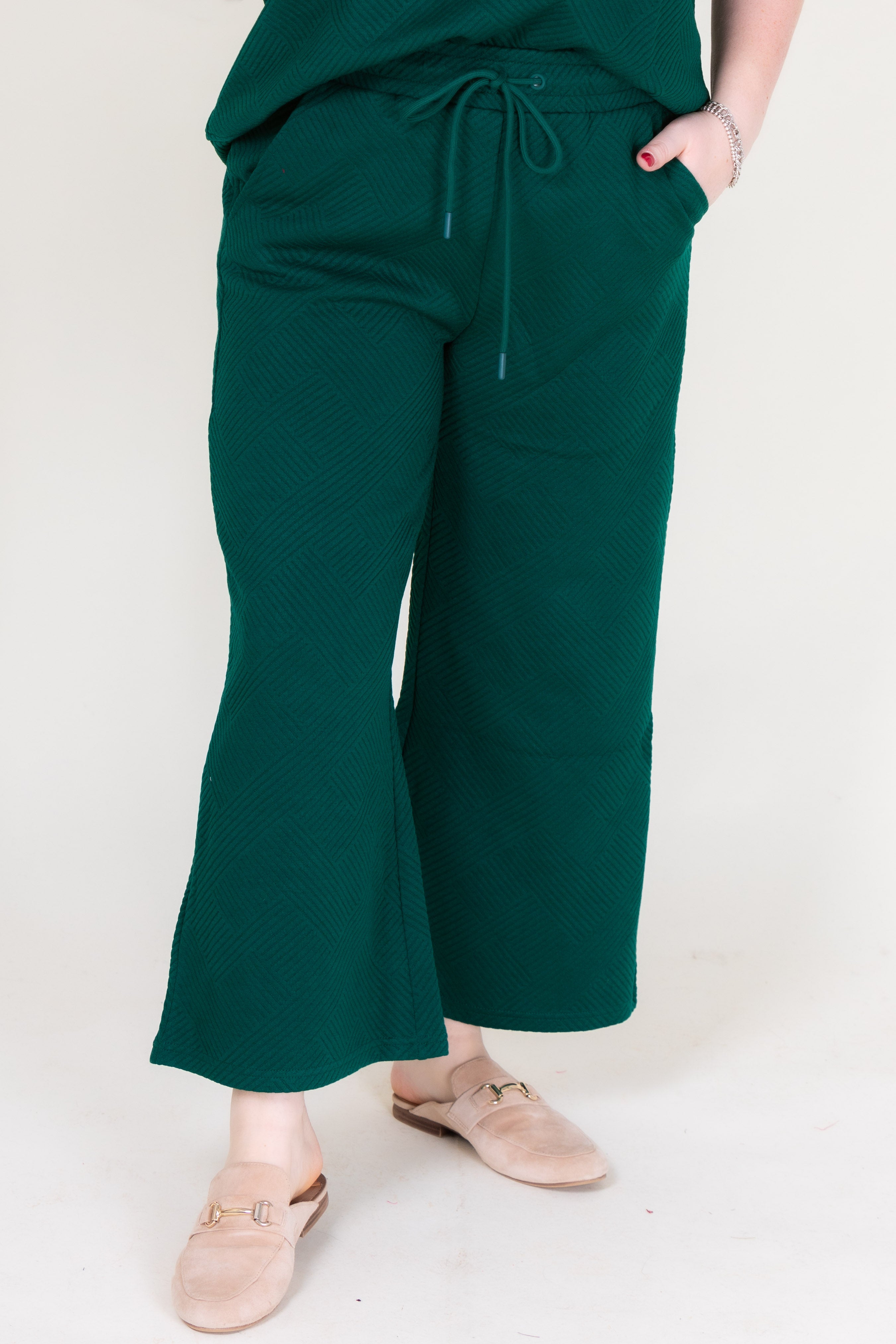 Textured Cropped Pants
