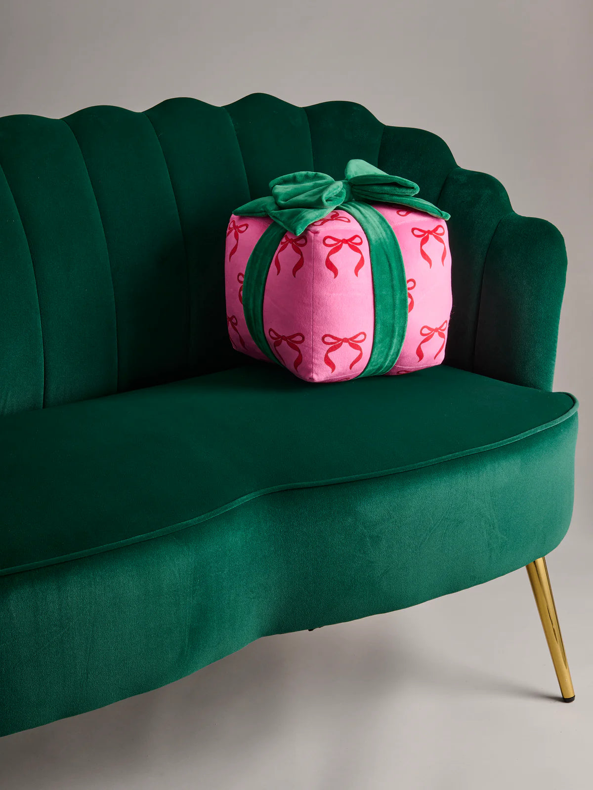 Shiraleah | Bow Gift Box Medium Pillow - Pink