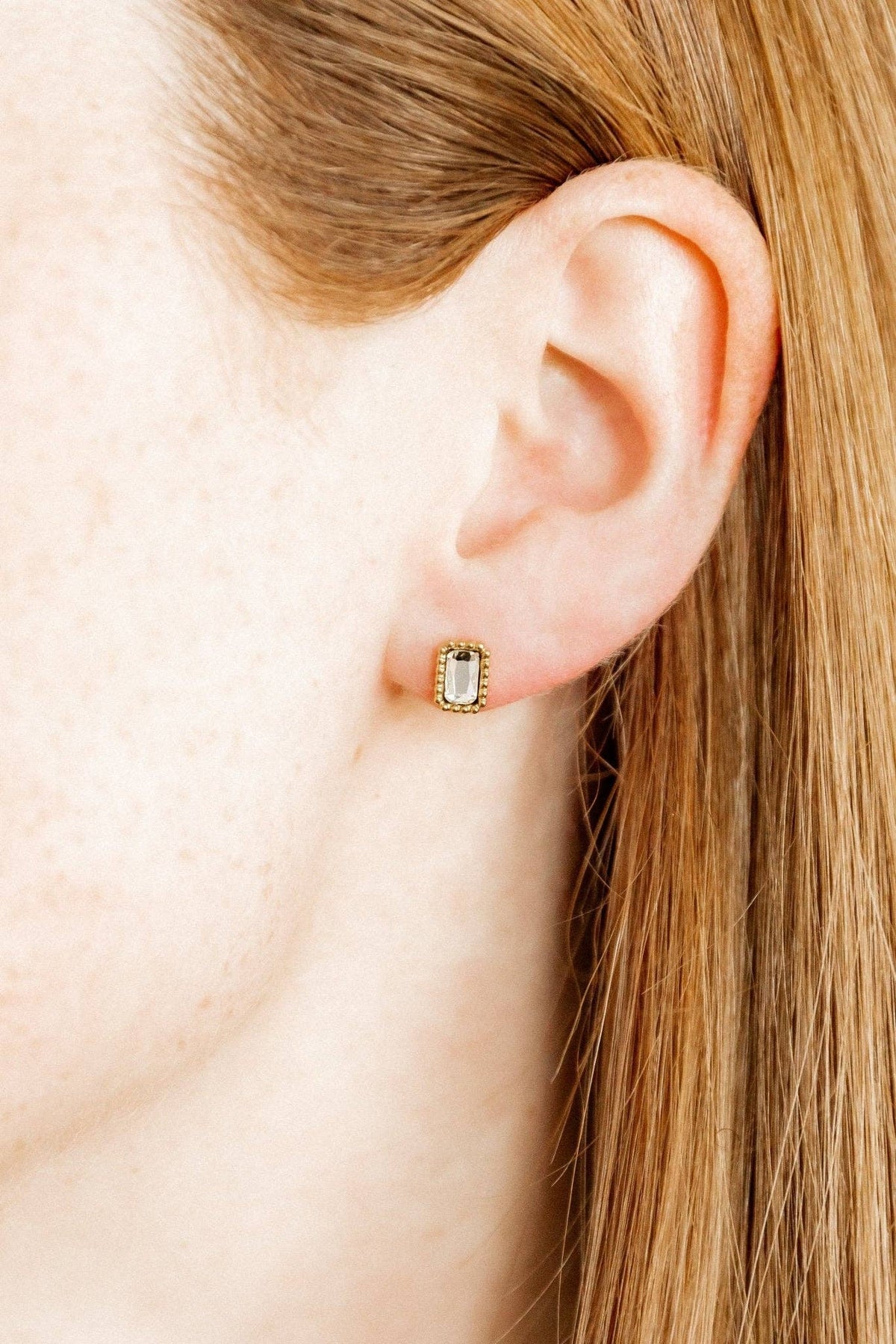 LINNY CO | Screwback Stud Earrings - Madison