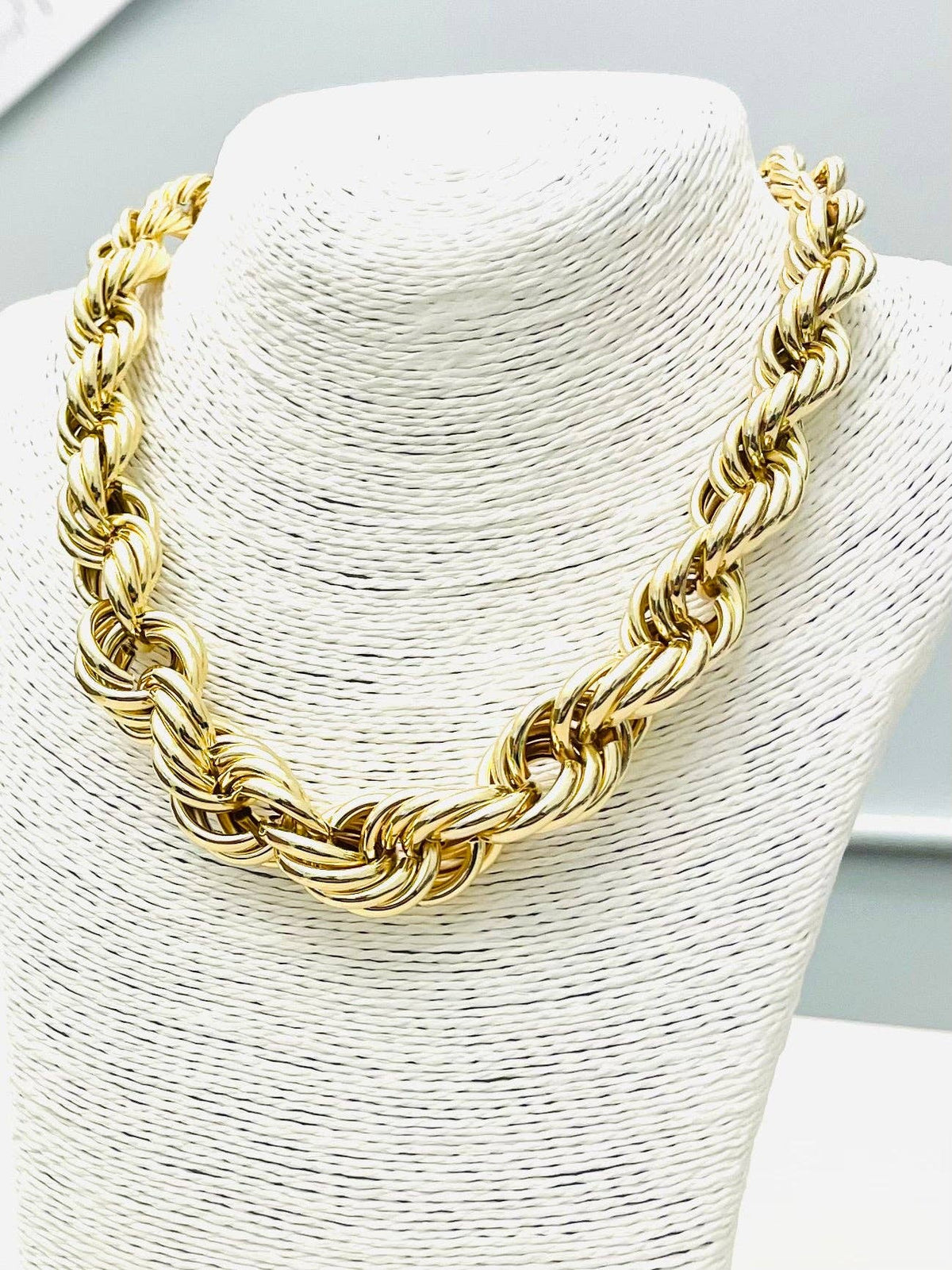 Two Forty Two | CHIC | Graduated Twist Rope Necklace - Gold