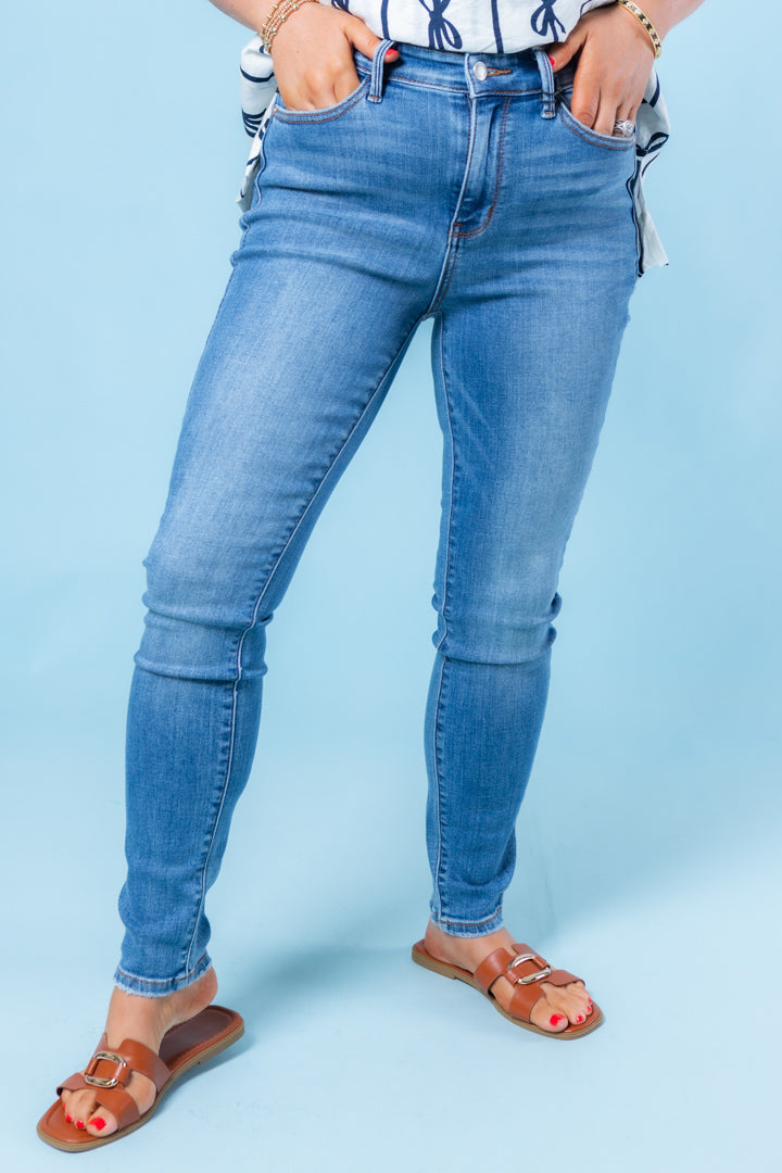 Judy Blue | Mid Rise Vintage Skinny