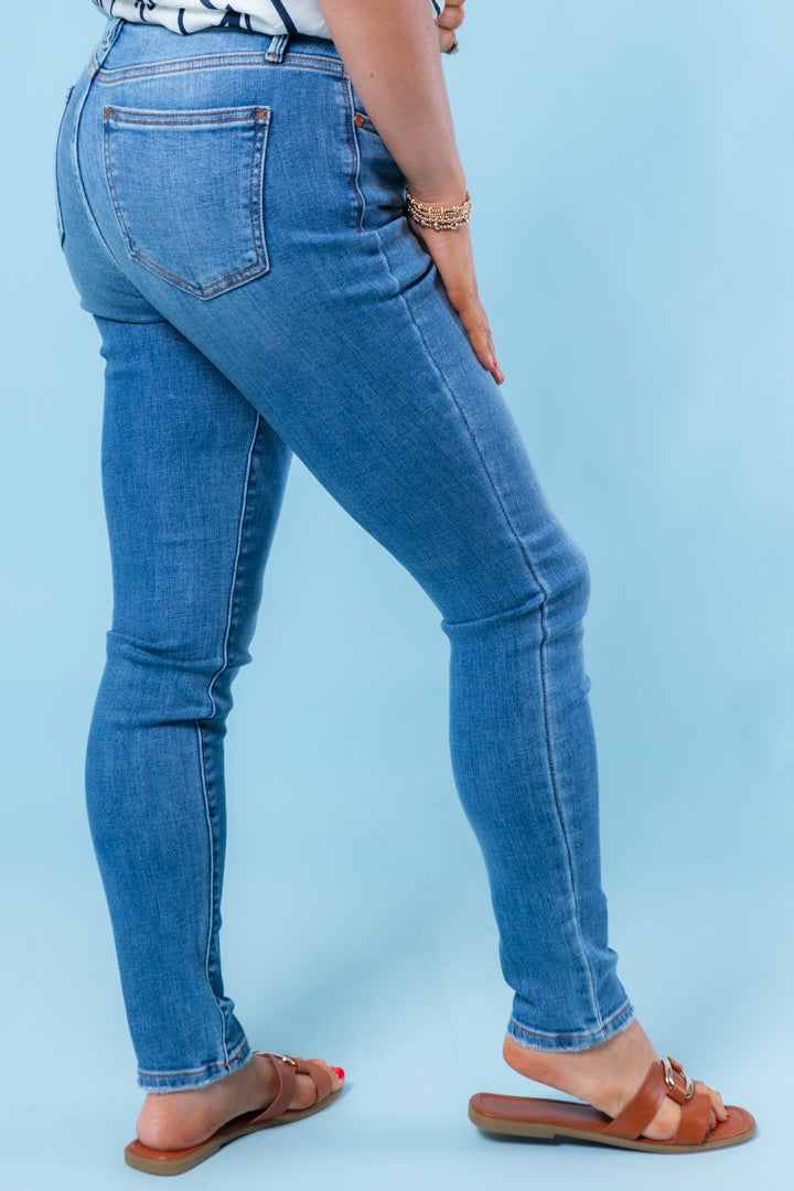 Judy Blue | Mid Rise Vintage Skinny