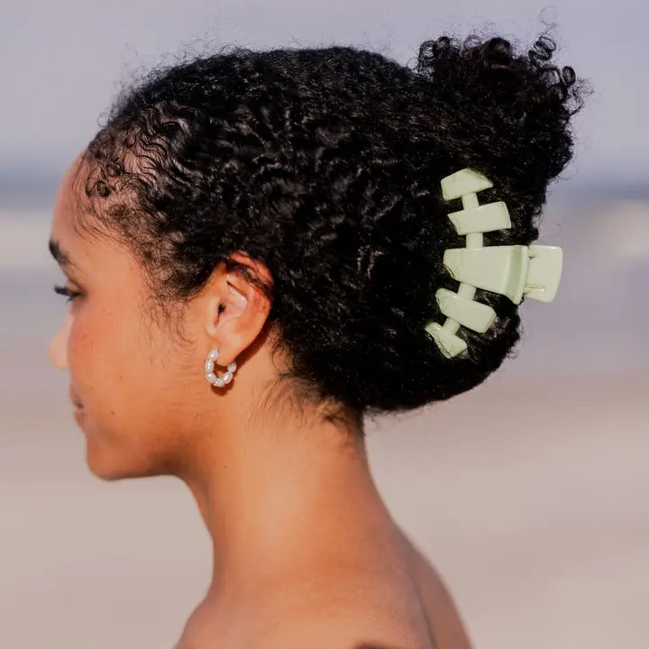 Teleties | Classic Aloe, There! Medium Hair Clip