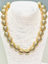Two Forty Two | CHIC | Ribbed Big Ball Necklace - Gold