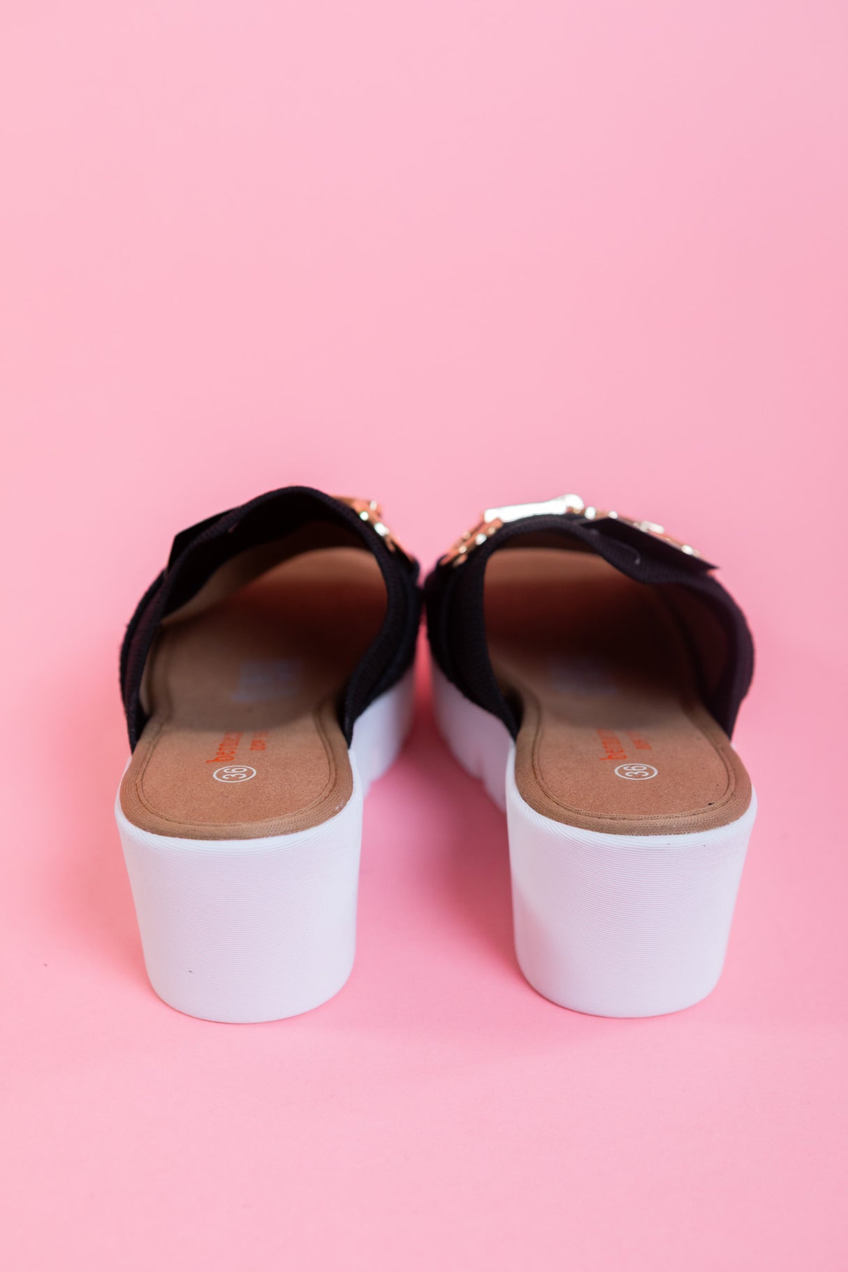 Bernie Mev | Venti Buckle Black