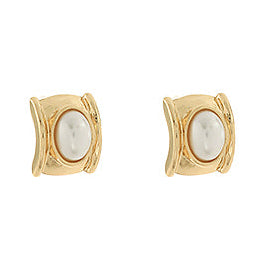 Madison’s Exclusive | Pearl Glow Stud Earrings
