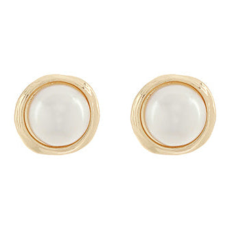Madison’s Exclusive | Pearl Glow Stud Earrings