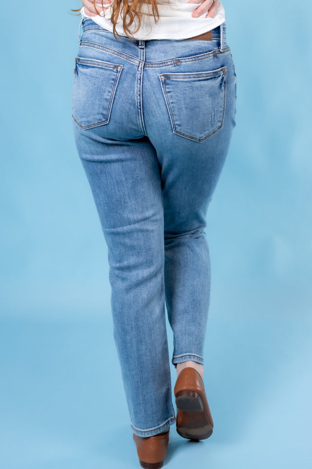 Judy Blue | Midrise Vintage Wash Slim Fit (Final Sale)