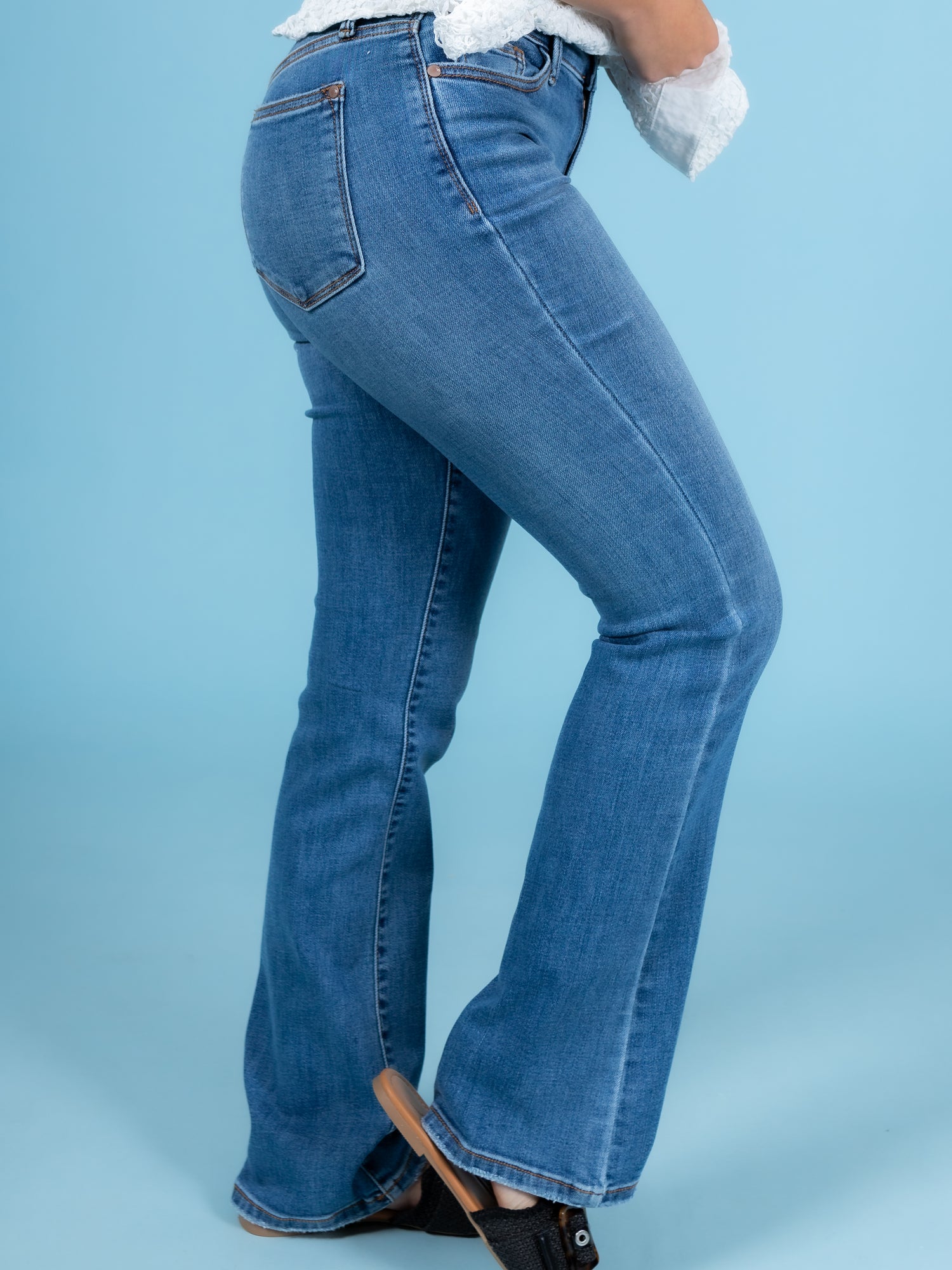 Judy Blue | Mid Rise Vintage Bootcut Jeans