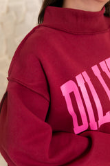 Dilly Dally Mockneck Sweatshirt Burgundy