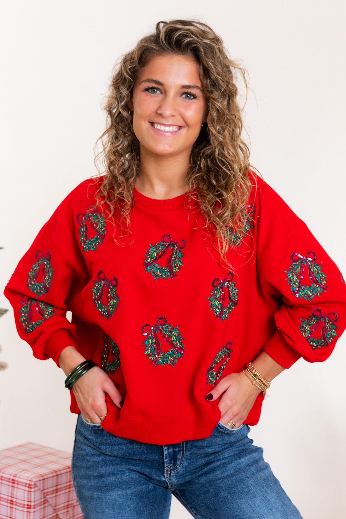 Mary Square | Millie Sweatshirt | Berry Wreaths