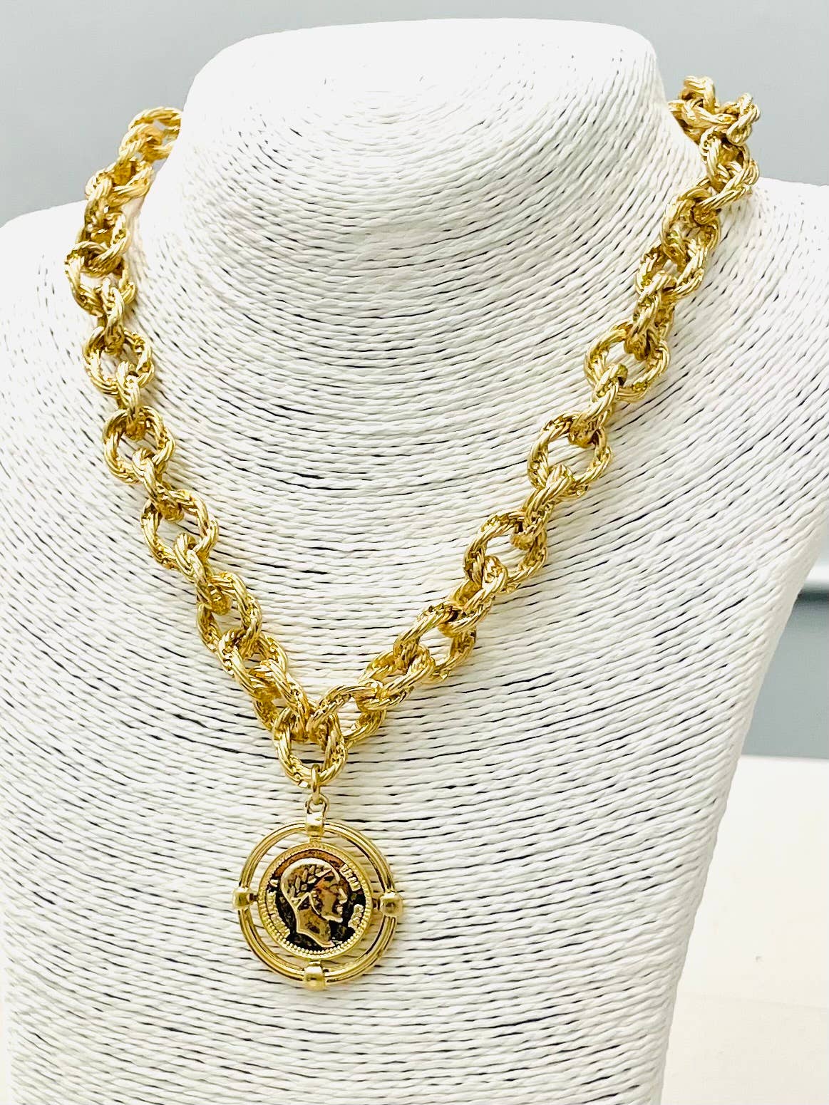 Two Forty Two | VINTAGE | Twisted Link Coin Necklace - Matte Gold