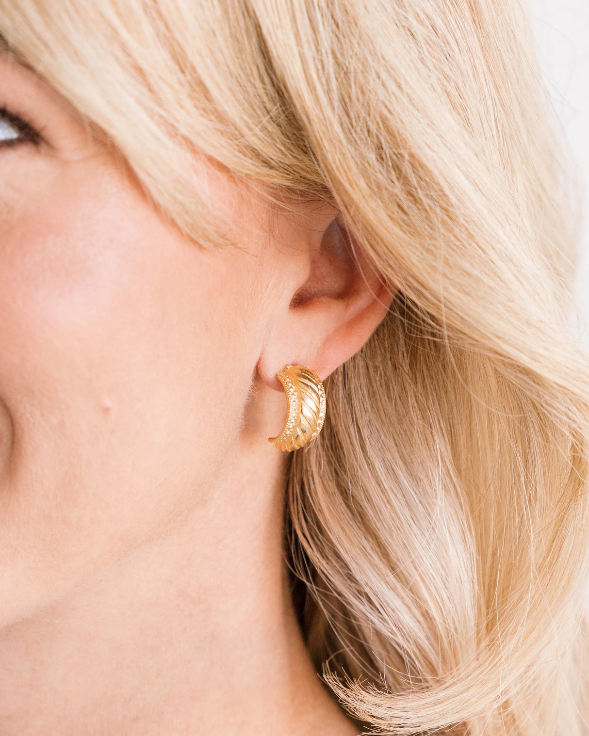 Susan Shaw | Maude Hoops - Gold