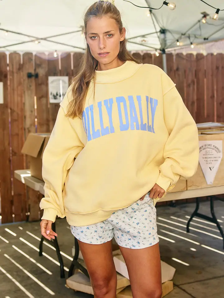 Dilly Dally Mockneck Sweatshirt Yellow