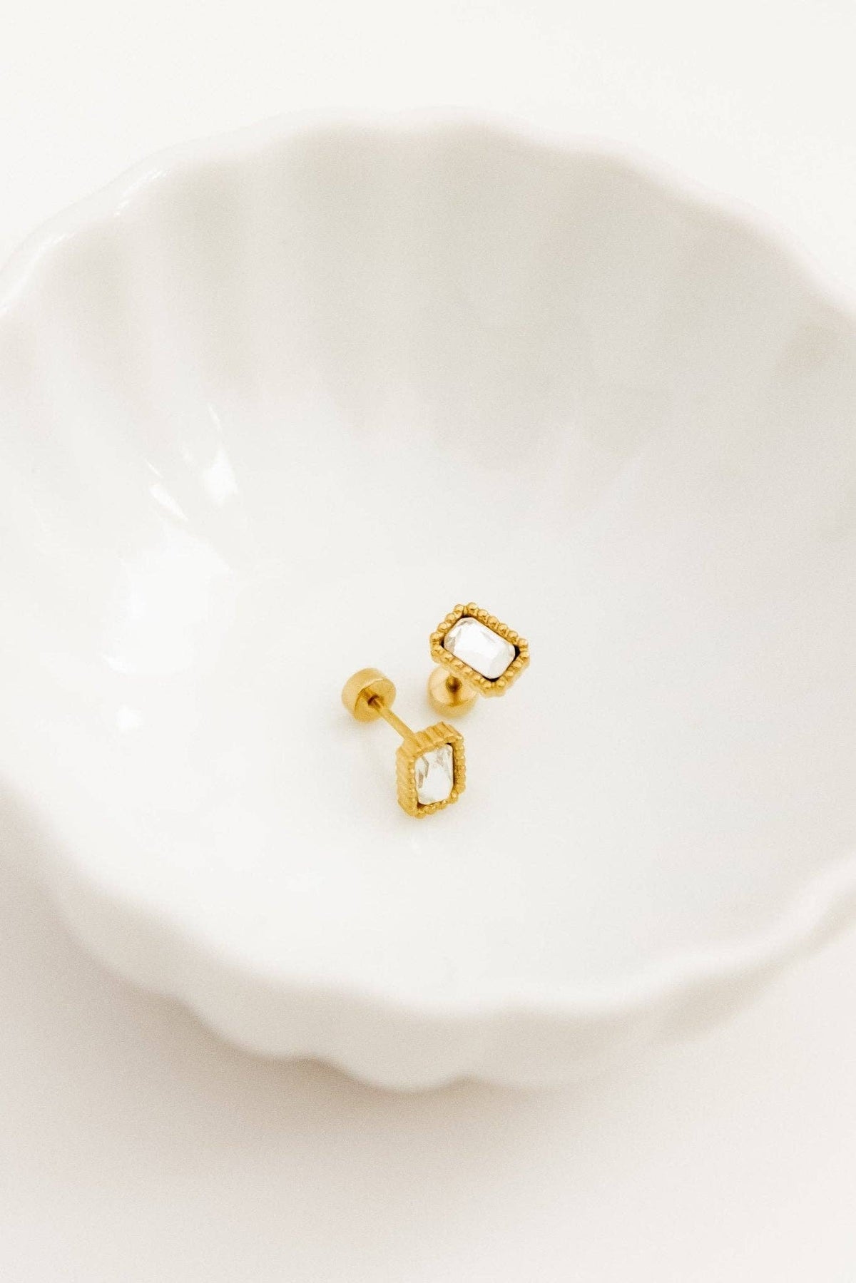 LINNY CO | Screwback Stud Earrings - Madison