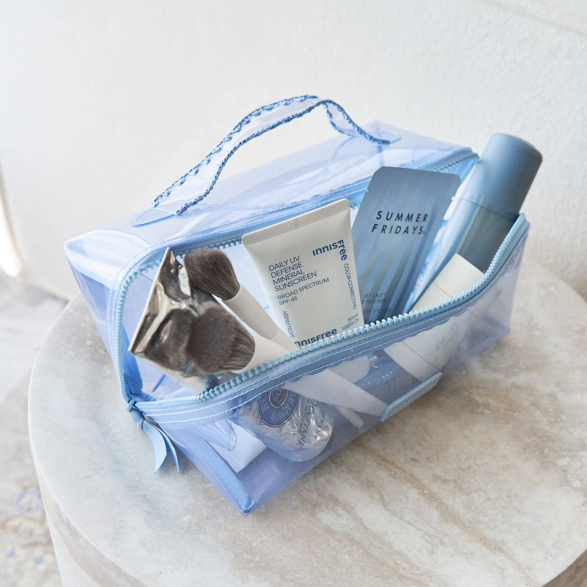 Case-Mate | Jelly Cosmetic Bag – Waterproof Lay-Flat Makeup Bag - Carolina Blue Crochet Wave