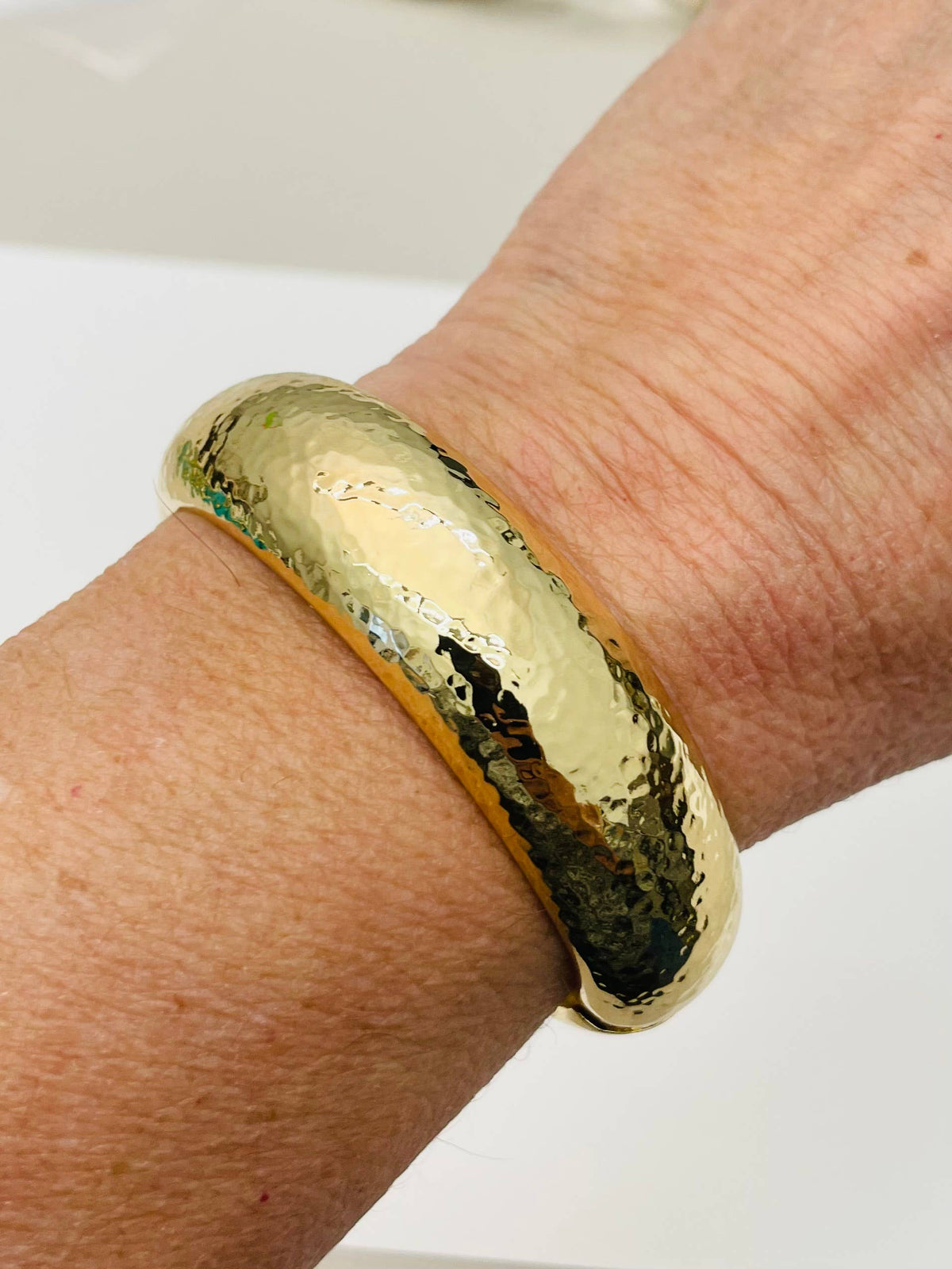 Two Forty Two | CHIC | Hammered Hinge Bracelet - Gold