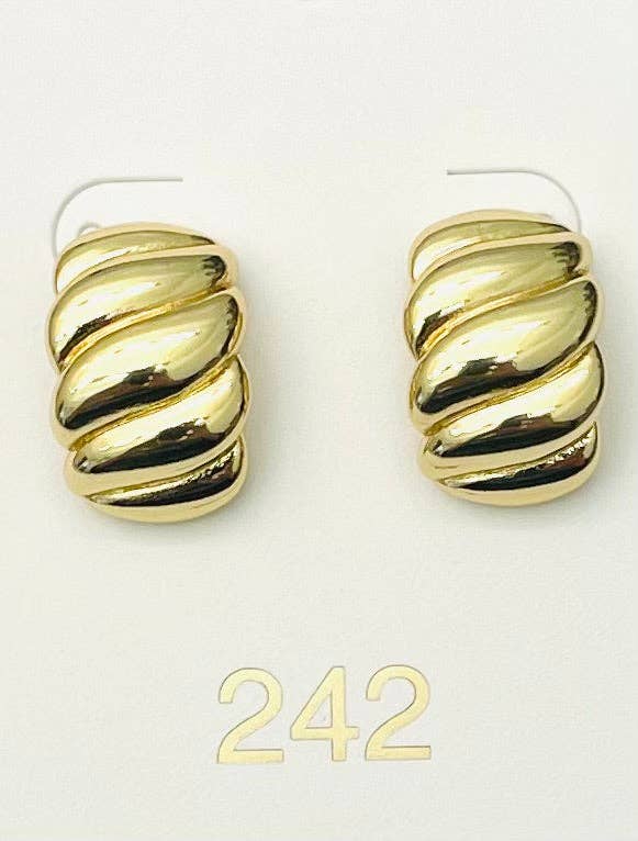 Two Forty Two | CHIC | Wave Stud - Gold