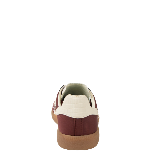 Back70 | Ghost in Wine Milk Sneaker